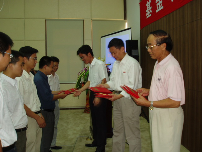 超大 超大現(xiàn)代農(nóng)業(yè) 超大現(xiàn)代農(nóng)業(yè)集團 超大 超大現(xiàn)代農(nóng)業(yè) 超大現(xiàn)代農(nóng)業(yè)集團