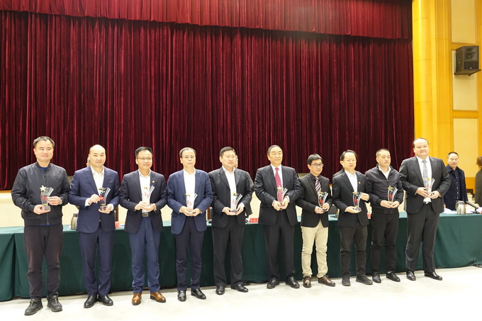 超大 超大現(xiàn)代農(nóng)業(yè) 超大現(xiàn)代農(nóng)業(yè)集團 超大 超大現(xiàn)代農(nóng)業(yè) 超大現(xiàn)代農(nóng)業(yè)集團